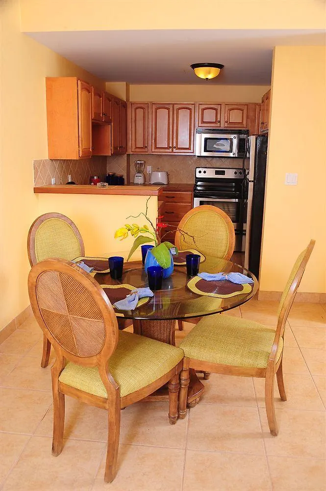 Bungalows At Windsong On The Reef The Bight Settlements 3*,  Turcas e Caicos